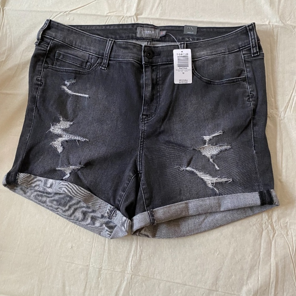 torrid Black Distressed Denim Jean Shorts - Picture 14 of 15